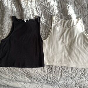 Set of 2 tank tops